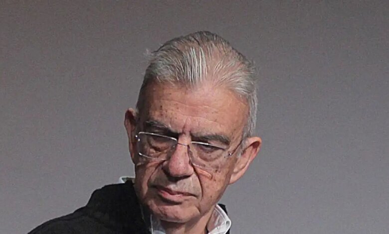 Μένης-Κουμανταρέας:-Ισόβια-και-πάλι-στους-2-κατηγορούμενους-για-τη-δολοφονία-του-συγγραφέα