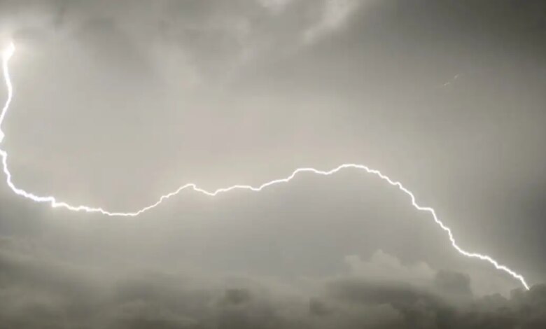 Καιρός:-58.000-κεραυνοί-έπεσαν-στην-Ελλάδα-την-ώρα-της-κακοκαιρίας-–-Πού-θα-«χτυπήσουν»-οι-καταιγίδες-τις-επόμενες-ώρες