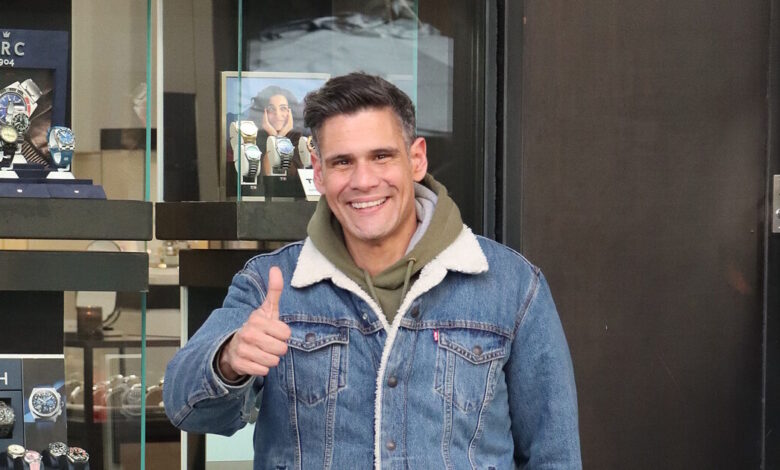 Ο-Δημήτρης-Ουγγαρέζος-βρίσκεται-σε-συζητήσεις-για-να-υιοθετήσει-παιδάκι-–-«Έχει-αλλάξει-το-καθεστώς-και-μπορούν-και-άντρες»