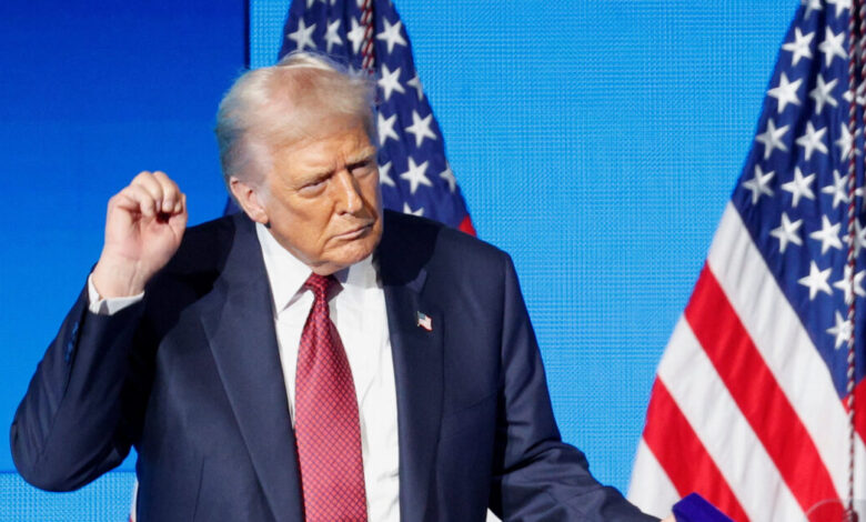 Ο-Ντόναλντ-Τραμπ-απειλεί-τους-ελεγκτές-εναέριας-κυκλοφορίας-λόγω-του-shutdown:-«Δεν-θα-πληρωθείτε-αν-δεν-επιστρέψετε-στην-δουλειά-σας»