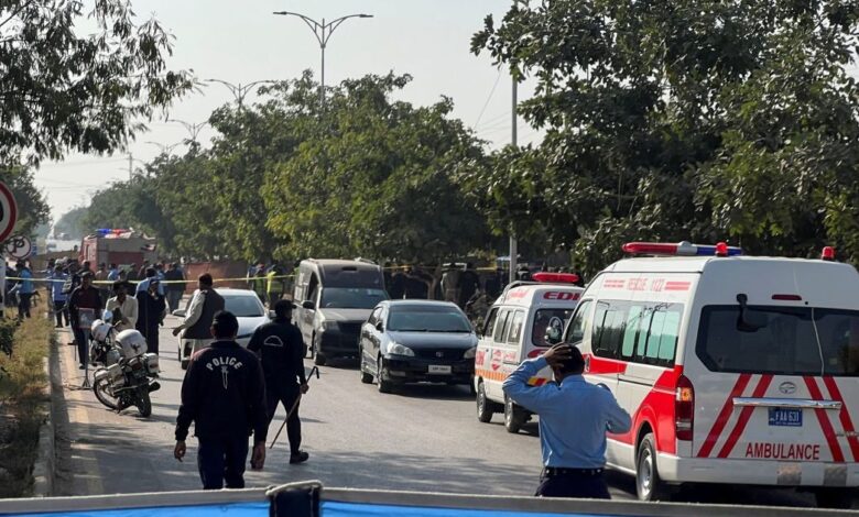 Πακιστάν:-Εξεράγη-βόμβα-σε-αυτοκίνητο-έξω-από-δικαστήριο-στο-Ισλαμαμπάντ-–-12-νεκροί-και-27-τραυματίες
