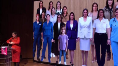 Ζωή-Κωνσταντοπούλου:-Έγινε-πυροσβέστης,-αγρότισσα-και-αρχαία-Ελληνίδα-με-τη-βοήθεια-της-ΑΙ