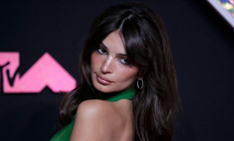 Έμιλι-Ραταϊκόφσκι-και-Ρομέν-Γαβράς-είναι-ζευγάρι:-Οι-τρυφερές-τους-στιγμές-στους-δρόμους-της-Νέας-Υόρκης