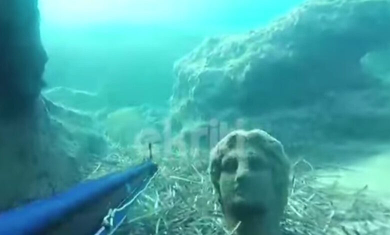 Κρήτη:-Ψαροντουφέκας-βρήκε-άγαλμα-στο-βυθό-της-θάλασσας