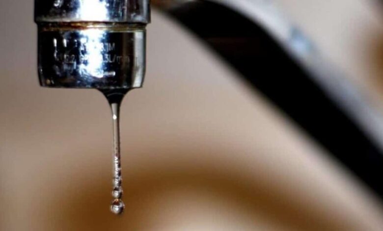 Ακατάλληλο-το-νερό-στους-Σπαθάδες