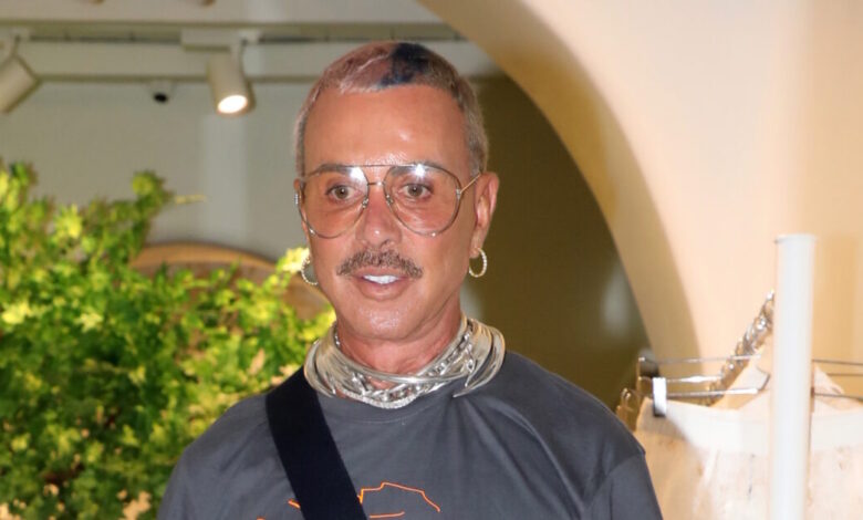 Λάκης-Γαβαλάς:-«Ο-πατέρας-μου-ήταν-μαρμαράς-–-Προτιμώ-να-με-κάψουν-αφού-δεν-είναι-εδώ-εκείνος-να-μου-βάλει-την-ταφόπλακα»