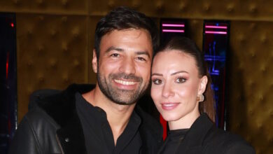 Αντρέας-Γεωργίου-–-Σιμώνη-Χριστοδούλου:-Το-τρυφερό-φιλί-κάτω-από-τον-Πύργο-του-Άιφελ