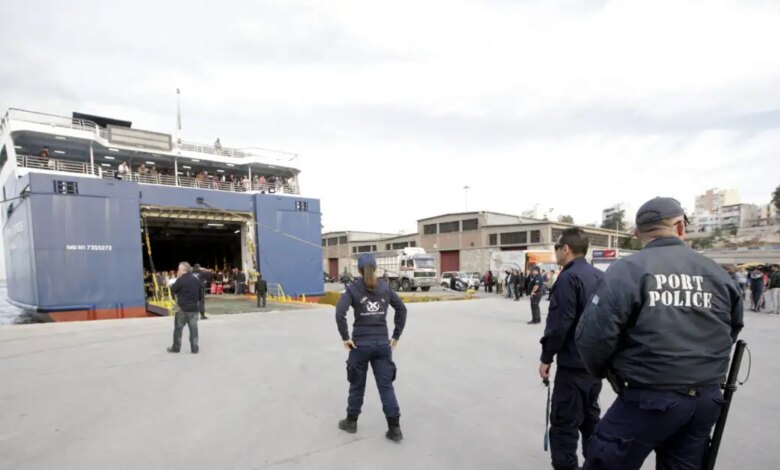 Σορός-70χρονου-βρέθηκε-να-επιπλέει-στο-λιμάνι-του-Πειραιά