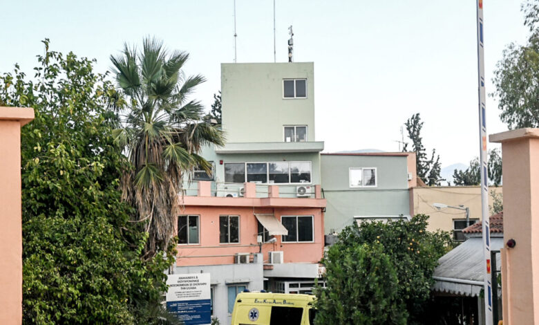 Αχαΐα:-Αγκαλιά-έπεσαν-από-τα-2-μέτρα-ο-25χρονος-με-τον-3χρονο-που-σκοτώθηκε-–-Από-ανακοπή-ξεψύχησε-το-παιδί