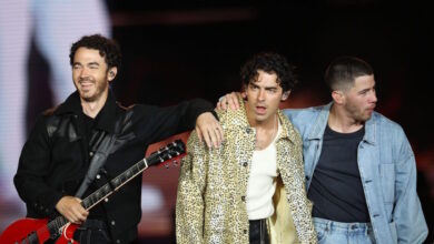 Οι-jonas-brothers-στην-παγκόσμια-πρεμιέρα-της-ταινίας-«a-very-jonas-christmas-movie»-στη-Νέα-Υόρκη