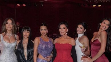 Κιμ-Καρντάσιαν-και-Κρις-Τζένερ-εξαφάνισαν-τις-φωτογραφίες-των-Μέγκαν-και-Χάρι-από-το-πάρτι-των-70ών-γενεθλίων-της-με-θέμα-τον-Τζέιμς-Μποντ