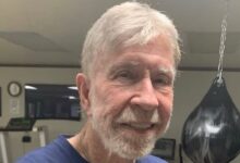 Ο-Τσακ-Νόρις-στα-85-του:-«Θέτω-στόχους,-προχωράω-μπροστά-και-επιλέγω-την-πειθαρχία»