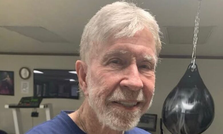 Ο-Τσακ-Νόρις-στα-85-του:-«Θέτω-στόχους,-προχωράω-μπροστά-και-επιλέγω-την-πειθαρχία»