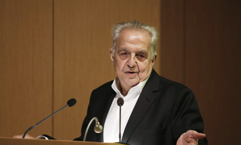 Αλέκος-Φλαμπουράρης:-Η-ΠΑΕ-ΑΕΚ-εξέφρασε-τη-θλίψη-της-για-το-θάνατο-του-πρώην-υπουργού