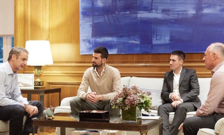 Ο-Κυριάκος-Μητσοτάκης-υποδέχθηκε-τον-Νόβακ-Τζόκοβιτς-στο-Μαξίμου:-«Να-ανέβει-το-ελληνικό-τένις-ακόμα-πιο-ψηλά»