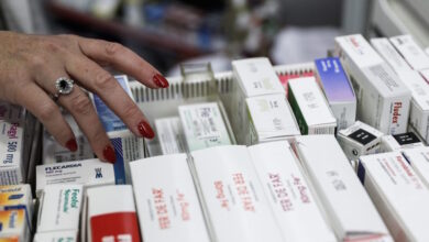 ΕΟΠΥΥ:-Απάτη-12-εκατ.-ευρώ-με-παράνομες-συνταγογραφήσεις-από-30-γιατρούς-και-62-φαρμακεία-–-Η-ανακοίνωση-του-Οργανισμού