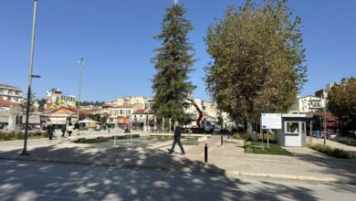 Φωταγώγηση-δέντρου:-Κλείνουν-δρόμοι-στο-κέντρο-Τρικάλων