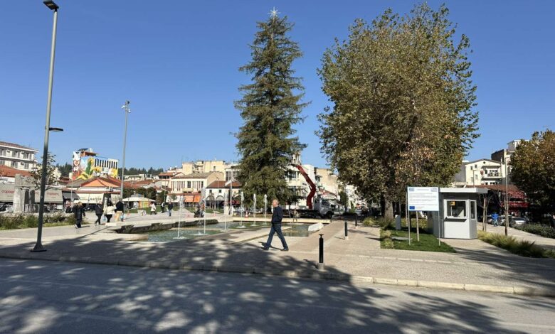 Φωταγώγηση-δέντρου:-Κλείνουν-δρόμοι-στο-κέντρο-Τρικάλων