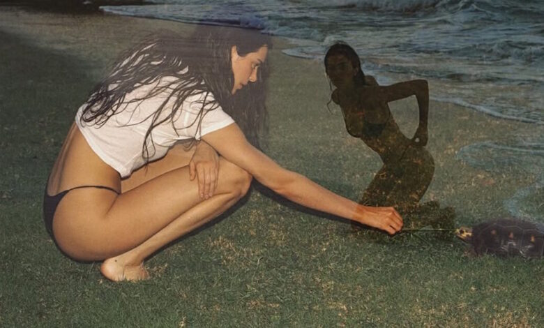 Η-Κένταλ-Τζένερ-μοιράστηκε-αποκαλυπτικές-πόζες-στην-παραλία-και-ενθουσίασε-τους-followers-της