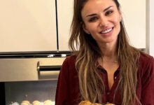 Η-Ελένη-Τσολάκη-έφτιαξε-μελομακάρονα:-«Τα-πρώτα-μας-Χριστούγεννα-μαζί,-το-σπίτι-πρέπει-να-μυρίζει-αγάπη»