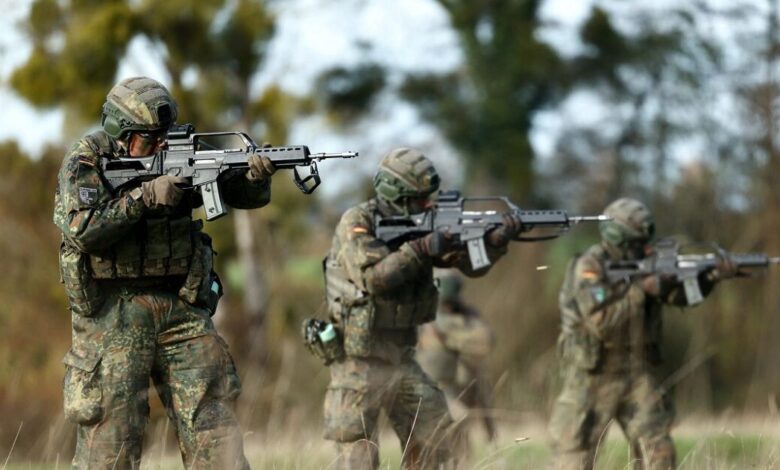 Ο-Γερμανός-υπουργός-Άμυνας-επιμένει:-Η-απειλή-από-τη-Ρωσία-είναι-«πραγματική-και-αυξανόμενη»