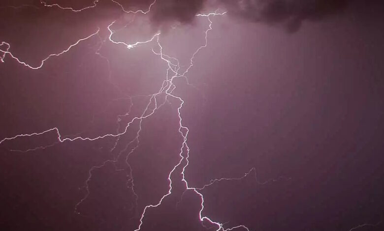 Καιρός-–-meteo:-Στην-Παραμυθιά-Θεσπρωτίας-η-περισσότερη-βροχή-–-6.500-κεραυνοί-πάνω-από-στεριά-και-θάλασσα