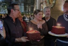 Δανάη-Μπάρκα:-Το-γενέθλιο-πάρτι-με-τις-δύο-τούρτες-με-«ματάκι»-και-οι-εκλεκτοί-καλεσμένοι