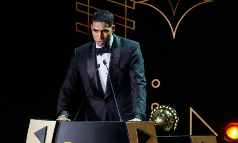 Ο-Χακίμι-πήρε-το-βραβείο-του-καλύτερου-Αφρικανού-ποδοσφαιριστή-για-το-2025