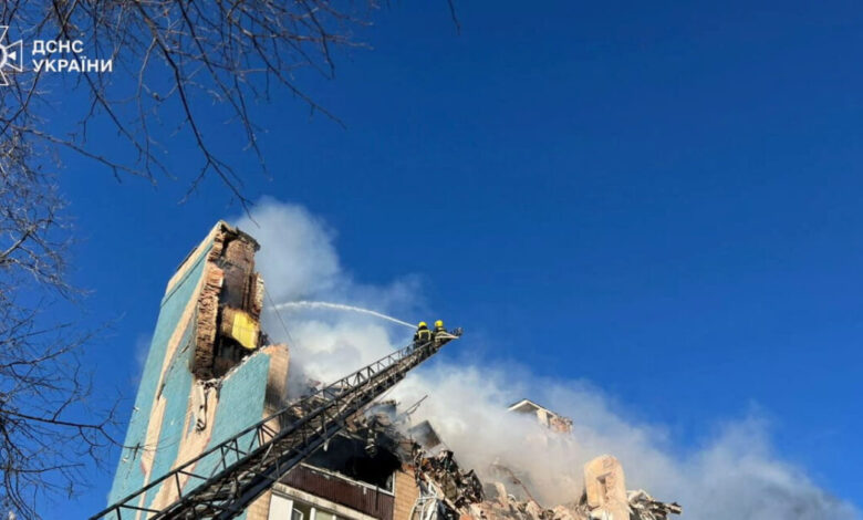 Ουκρανία:-20-νεκροί-από-ρωσικά-πλήγματα-την-ώρα-που-ο-Ζελένσκι-αναζητά-διπλωματική-διέξοδο-στην-Τουρκία