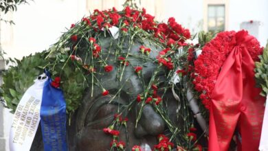 Πολυτεχνείο:-Τα-μηνύματα-Κυριάκου-Μητσοτάκη-και-Νίκου-Ανδρουλάκη-για-την-επέτειο-–-«Κρατάμε-ζωντανό-εκείνο-το-σκίρτημα-ελευθερίας»