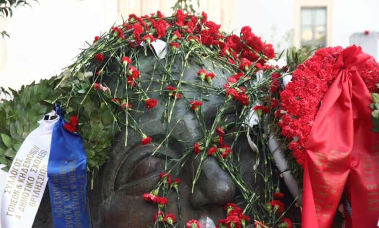 Πολυτεχνείο:-Τα-μηνύματα-Κυριάκου-Μητσοτάκη-και-Νίκου-Ανδρουλάκη-για-την-επέτειο-–-«Κρατάμε-ζωντανό-εκείνο-το-σκίρτημα-ελευθερίας»