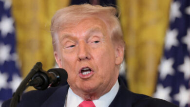 Ο-Ντόναλντ-Τραμπ-υπέγραψε-για-τη-δημοσιοποίηση-του-φακέλου-του-Τζέφρι-Έπσταϊν