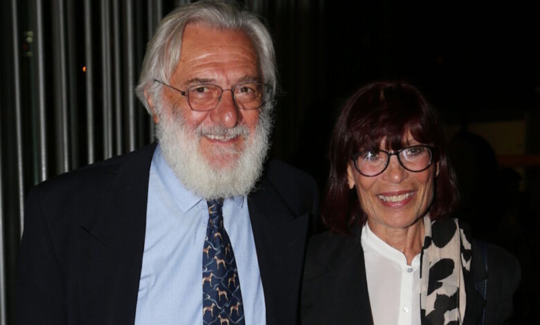 Ο-Γιάννης-Σμαραγδής-για-τον-θάνατο-της-γυναίκας-του:-«Έπεσα-στα-πατώματα,-6-μήνες-κοίταζα-το-ταβάνι»