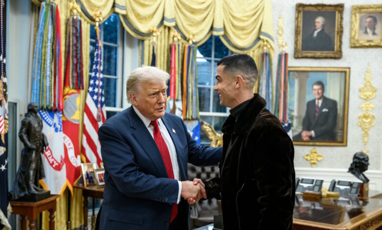 Ο-Κριστιάνο-Ρονάλντο-δίχασε-μετά-τη-συνάντησή-του-με-τον-Ντόλαντ-Τραμπ-στον-Λευκό-Οίκο