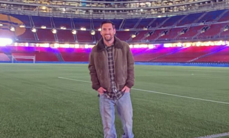 Ο-Λιονέλ-Μέσι-δάκρυσε-κατά-την-παραλαβή-του-βραβείου-για-τον-πιο-αγαπητό-παίκτη-στην-ιστορία-της-Μπαρτσελόνα