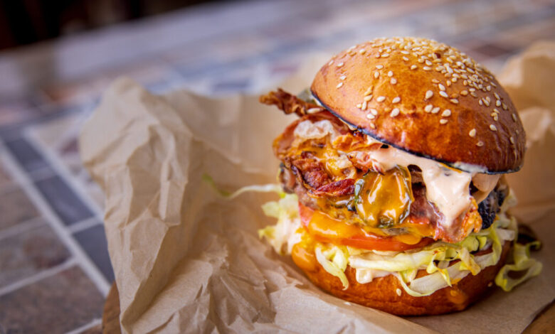 Πέθανε-ο-22χρονος-που-είχε-καταπιεί-ολόκληρο-μπέργκερ