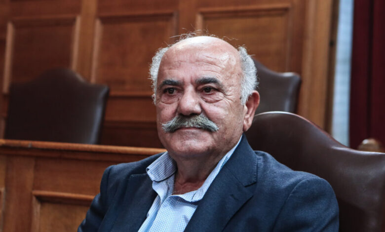 «Χασάπης»-στην-Εξεταστική-για-τον-ΟΠΕΚΕΠΕ:-«Πέθανε-ο-Ανδρέας-Παπανδρέου,-πέθανε-το-ΠΑΣΟΚ-για-εμάς»-–-Ένταση-με-τον-Μπάρκα-του-ΣΥΡΙΖΑ