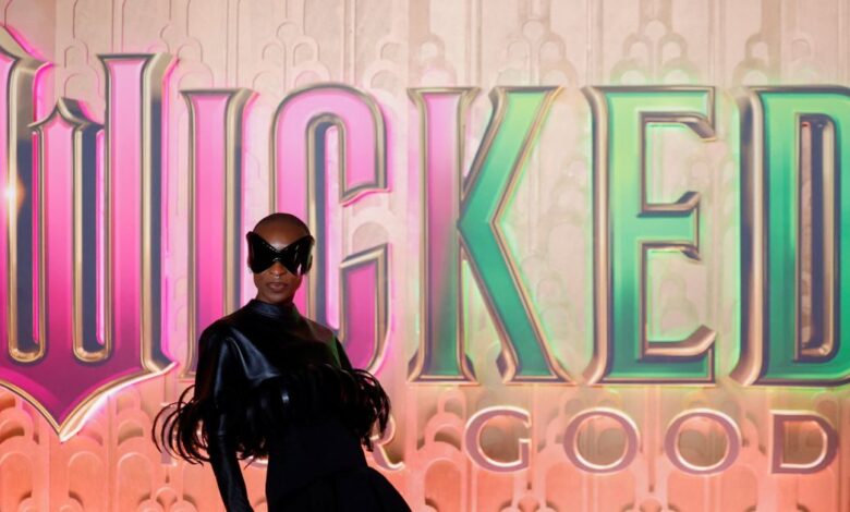 Σίνθια-Ερίβο:-«Ο-πατέρας-μου-ήταν-πάντα-απών,-με-άφησε-μόνη-σε-ένα-σταθμό-του-μετρό-στο-Λονδίνο,-έκτοτε-δεν-ξαναμιλήσαμε»