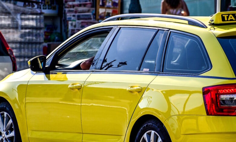 Πειραιάς:-34χρονος-επιτέθηκε-με-βίαιο-τρόπο-και-έκλεψε-οδηγό-ταξί-–-Αντιστάθηκε-κατά-τη-σύλληψή-του