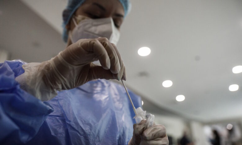 Τέσσερις-θάνατοι-από-κορονοϊό-και-162-νέες-εισαγωγές-στο-νοσοκομείο-την-τελευταία-εβδομάδα