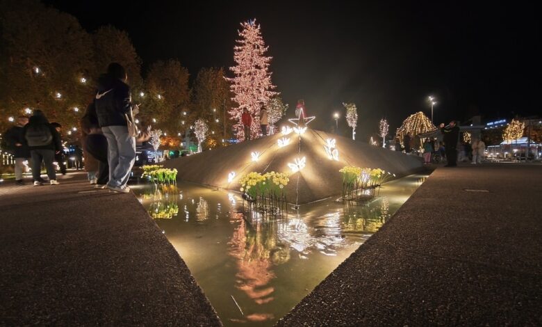 Γιορτινά-Τρίκαλα…-με-φως-στο-κέντρο-και-σκοτάδι-εκεί-που-δεν-πρέπει