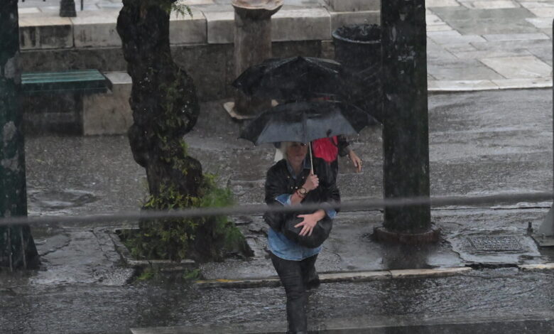 Καιρός-σήμερα:-Συνεχίζουν-οι-ισχυρές-καταιγίδες-στα-δυτικά-–-Τοπικές-βροχές-σε-πολλές-περιοχές-της-χώρας
