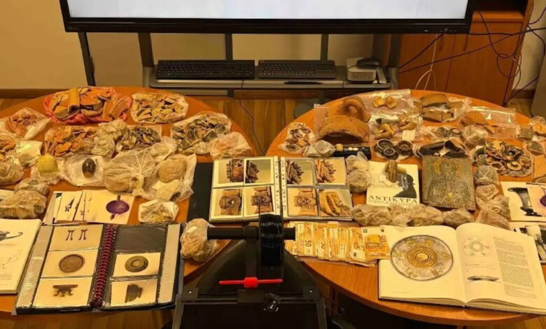Συνελήφθη-μέλος-διεθνούς-οργάνωσης-αρχαιοκάπηλων-Βρέθηκαν-αρχαία-αντικείμενα-και-θρησκευτικές-εικόνες-σπίτι-του