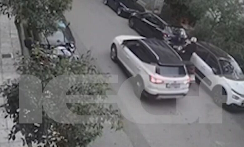 Νέος-Κόσμος:-Βίντεο-ντοκουμέντο-με-τη-στιγμή-που-ο-58χρονος-οδηγός-ψεκάζει-με-σπρέι-τον-29χρονο