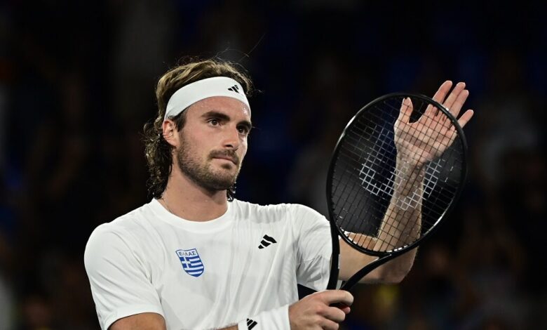 Στέφανος-Τσιτσιπάς:-«Μάλλον-οδηγούσε-άλλος,-τώρα-είναι-στην-Αφρική-για-διακοπές»-λέει-η-μητέρα-του