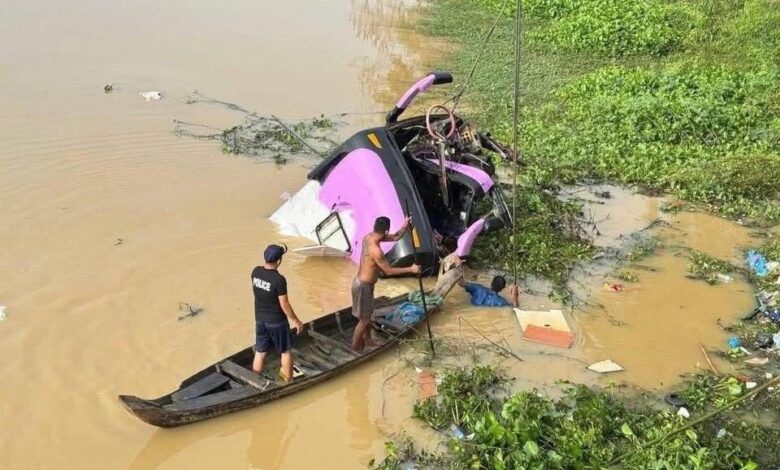 16-νεκροί-σε-πτώση-λεωφορείου-από-γέφυρα-στην-Καμπότζη