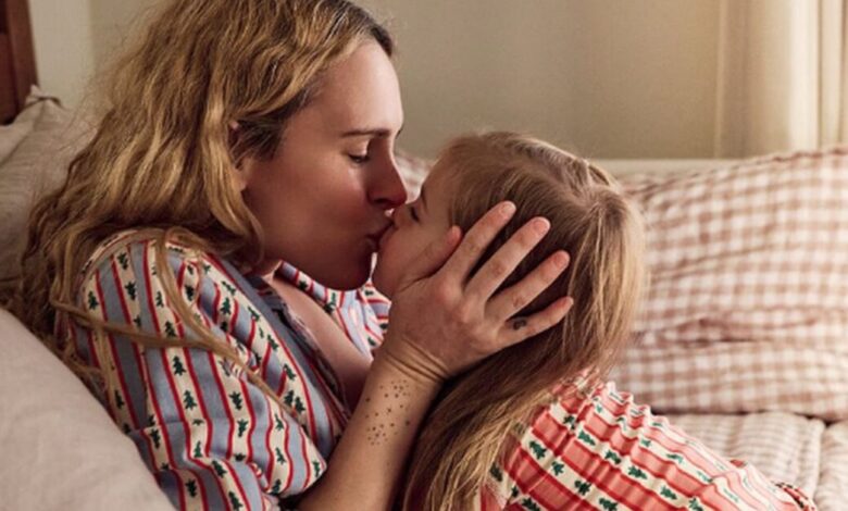 Ράμερ-Γουίλις:-Η-κόρη-του-Μπρους-Γουίλις-ξέσπασε-σε-κλάματα-–-«Κάποιες-μέρες-το-να-είσαι-μόνη-μητέρα-είναι-δύσκολο»