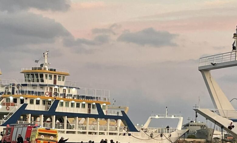 Σαλαμίνα:-Αυτοκίνητο-έπεσε-στη-θάλασσα-–-Νεκρή-η-οδηγός