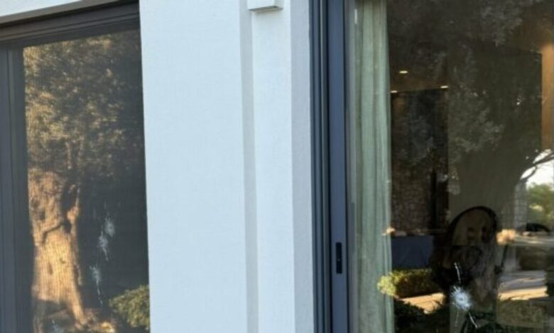 Ρόδος:-Εξιχνιάστηκε-η-υπόθεση-με-τους-14-πυροβολισμούς-στο-σπίτι-επιχειρηματία-–-Με-ηλεκτρικό-ποδήλατο-κινήθηκε-ο-δράστης