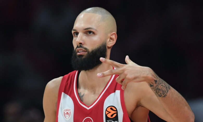 Ολυμπιακός-–-Παρί-98-86:-Με-ξέσπασμα-Φουρνιέ-οι-Πειραιώτες-επέστρεψαν-στις-νίκες-στην-euroleague